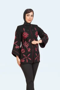 کرپ لمه پیش آستین گلدوزی مارال رنگ مشکی قرمز